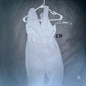 NWT Women’s jumpsuit ankle, wide leg Sz L halter top Express super cute & Comfy